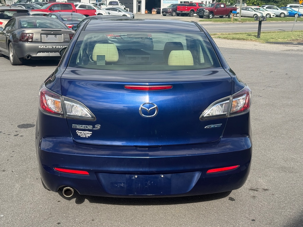 Photo 6 of this MAZDA 3