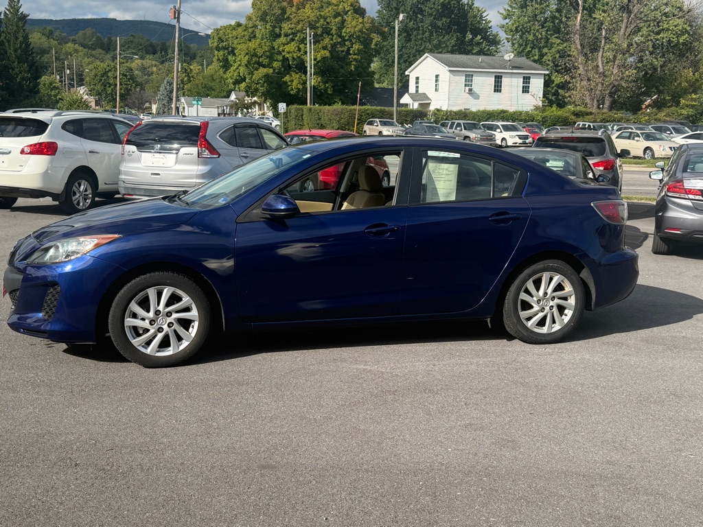 Photo 2 of this MAZDA 3