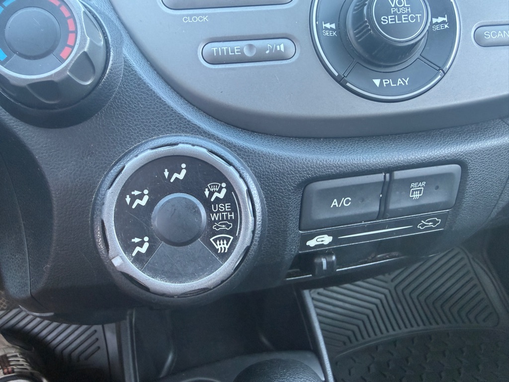 Photo 14 of this HONDA FIT