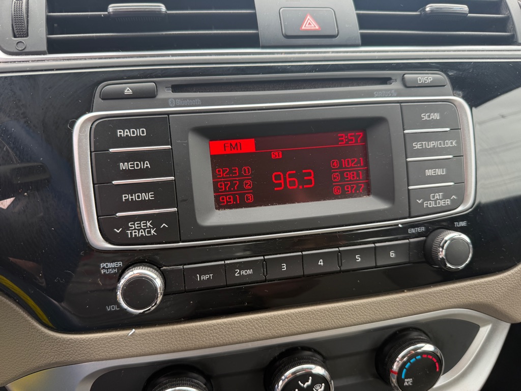 Photo 13 of this KIA RIO