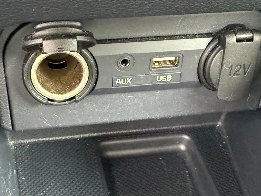 Photo 15 of this KIA RIO