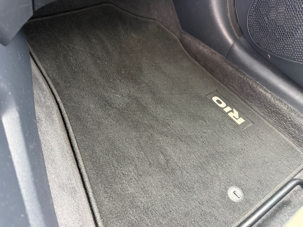 Photo 17 of this KIA RIO