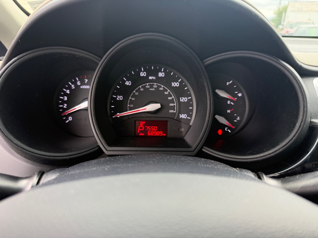 Photo 11 of this KIA RIO