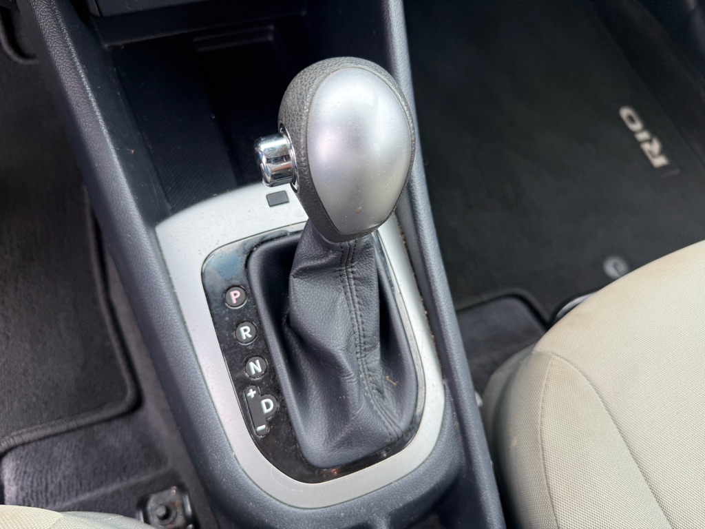 Photo 16 of this KIA RIO