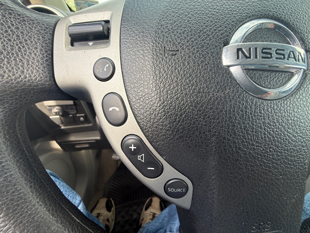 Photo 18 of this NISSAN ROGUE