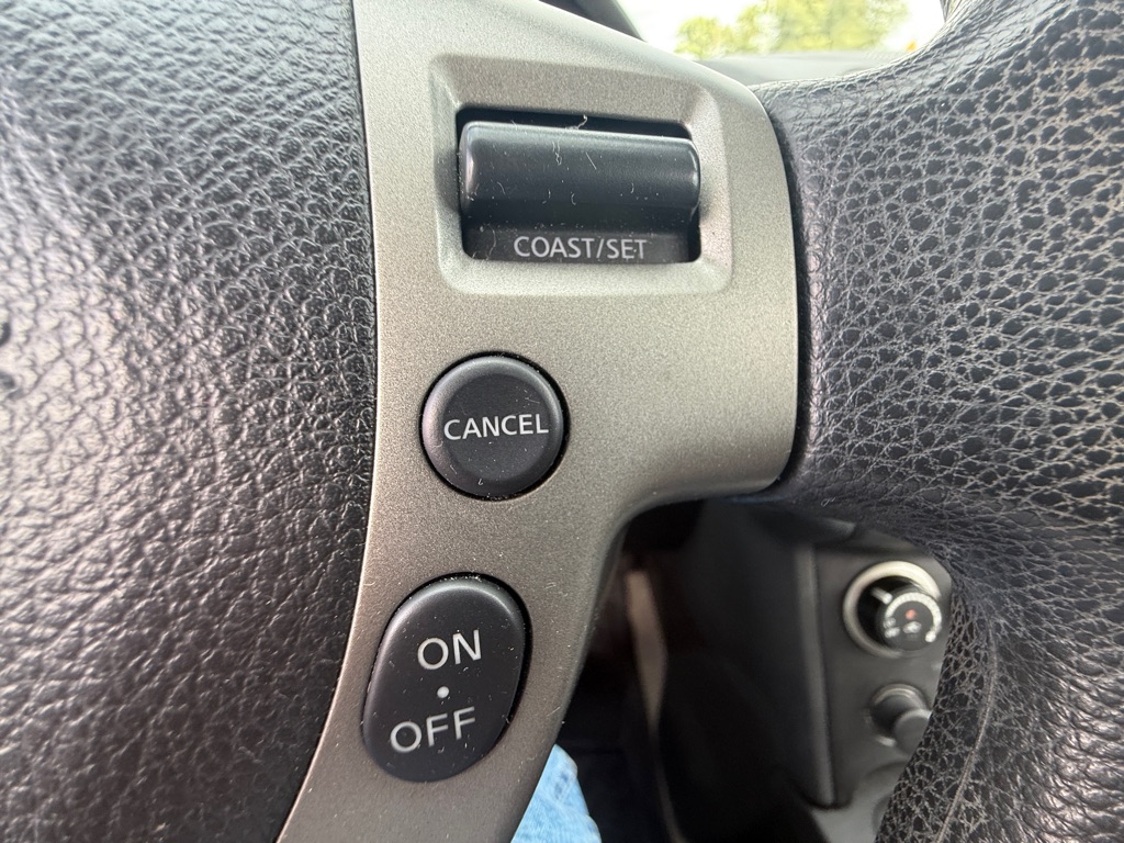 Photo 17 of this NISSAN ROGUE
