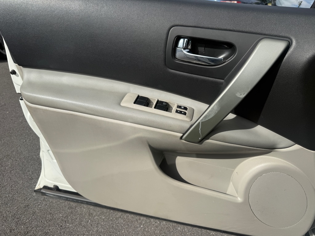 Photo 19 of this NISSAN ROGUE