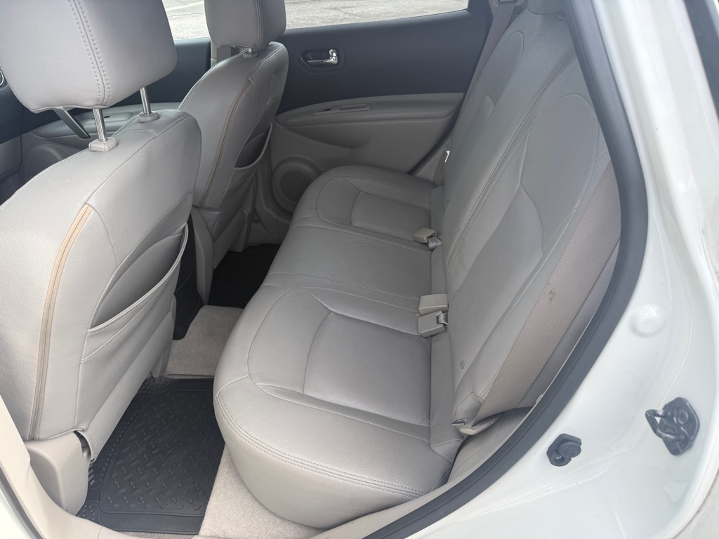 Photo 9 of this NISSAN ROGUE