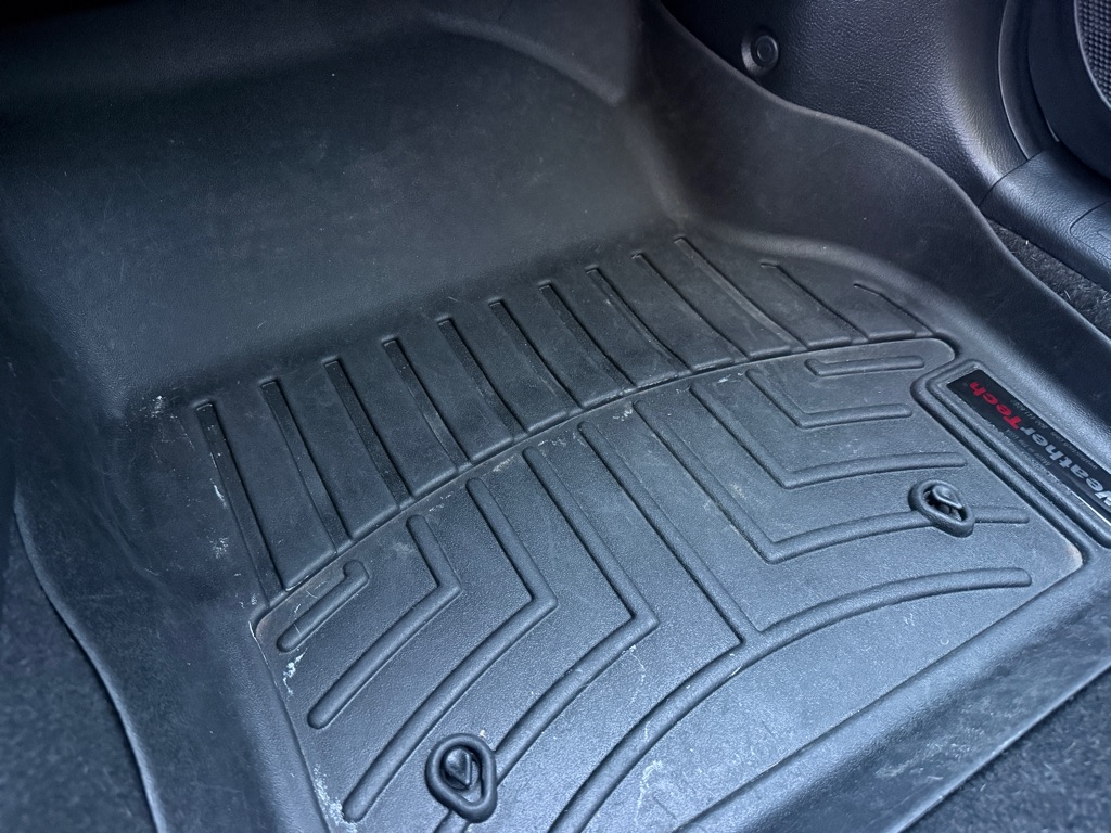 Photo 17 of this MAZDA 3