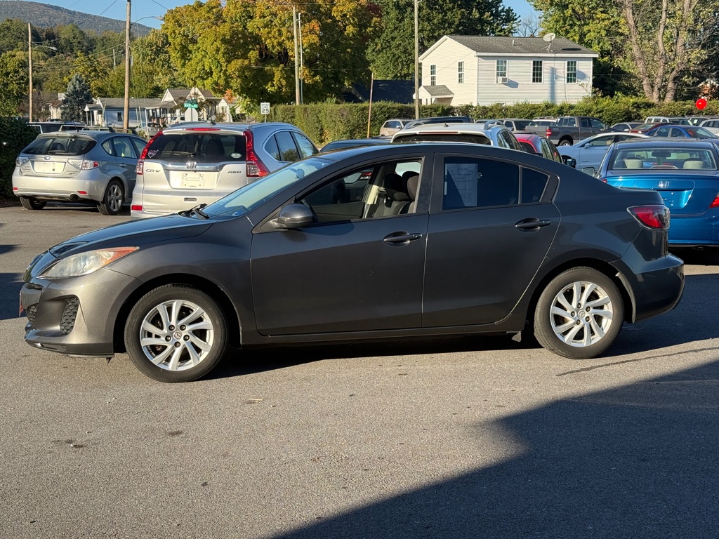 Photo 2 of this MAZDA 3