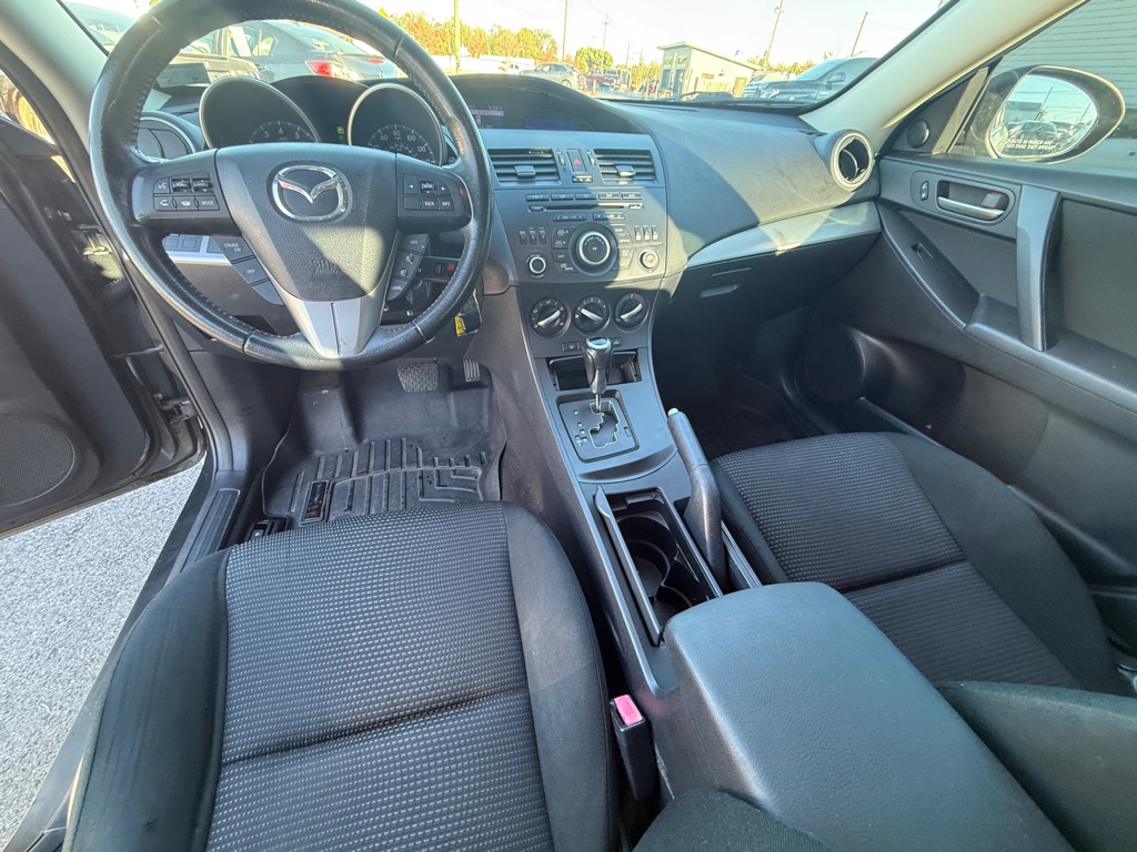 Photo 10 of this MAZDA 3
