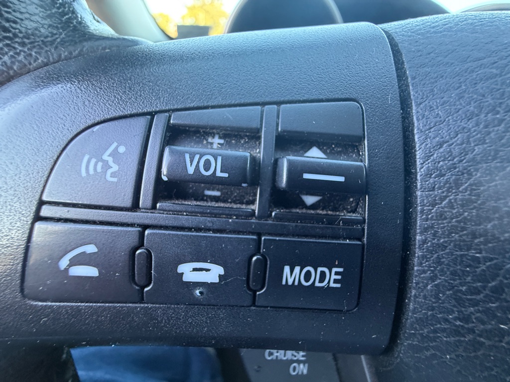 Photo 19 of this MAZDA 3
