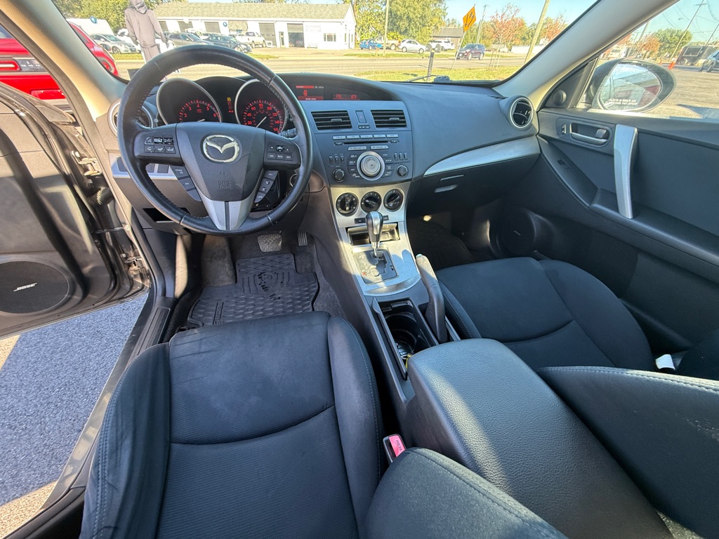 Photo 10 of this MAZDA 3