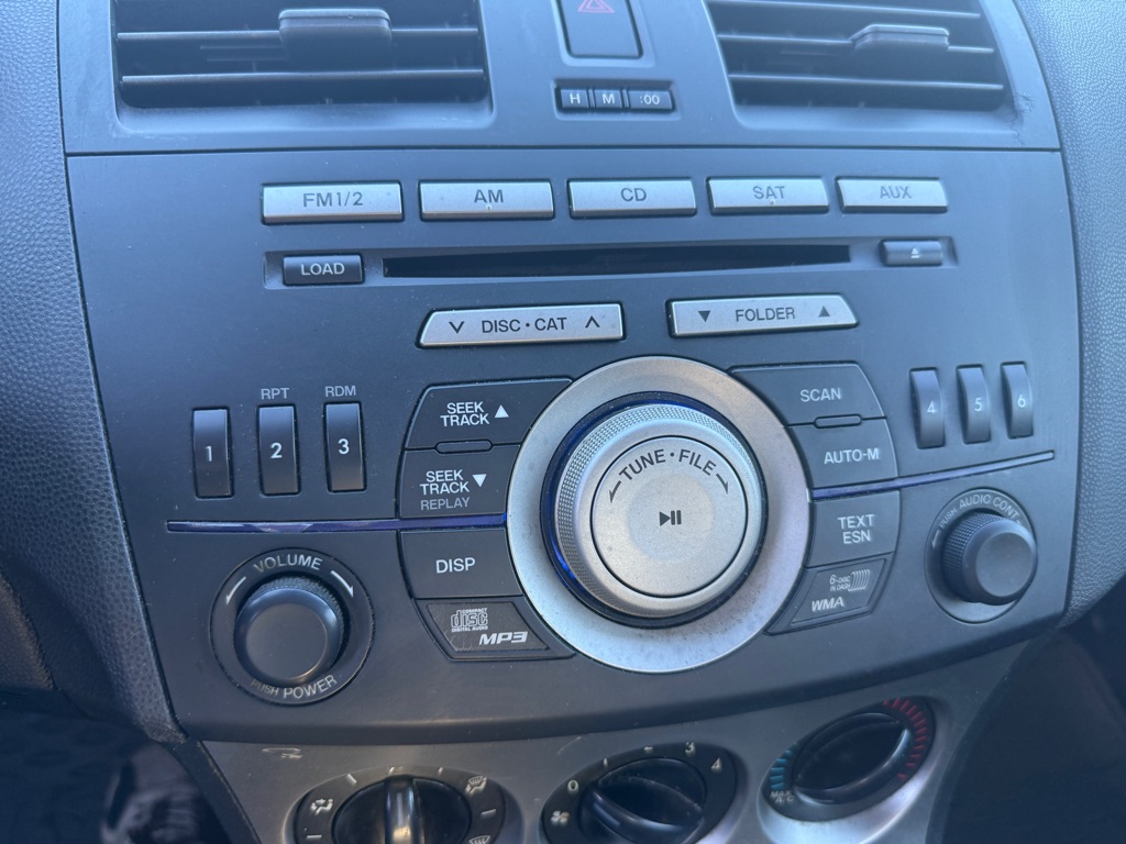 Photo 14 of this MAZDA 3