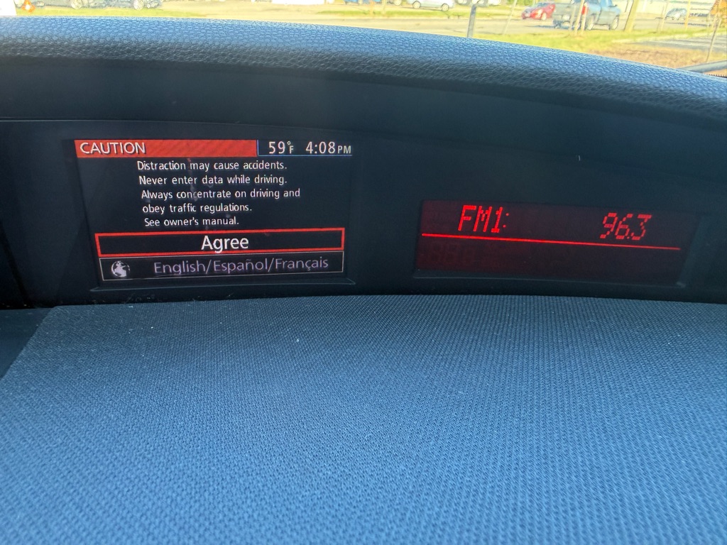 Photo 13 of this MAZDA 3