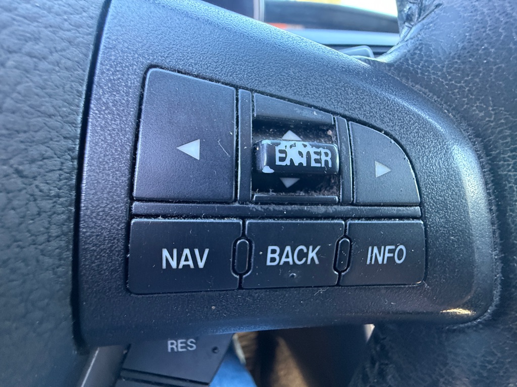Photo 19 of this MAZDA 3