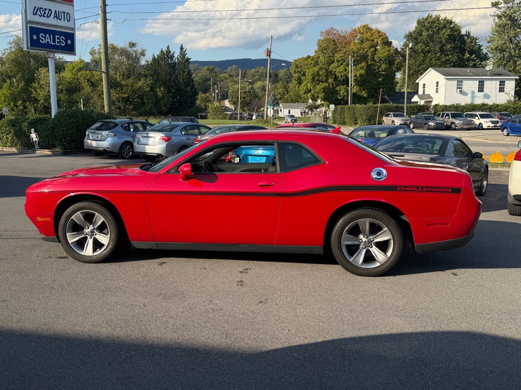 Photo 2 of this DODGE CHALLENGER