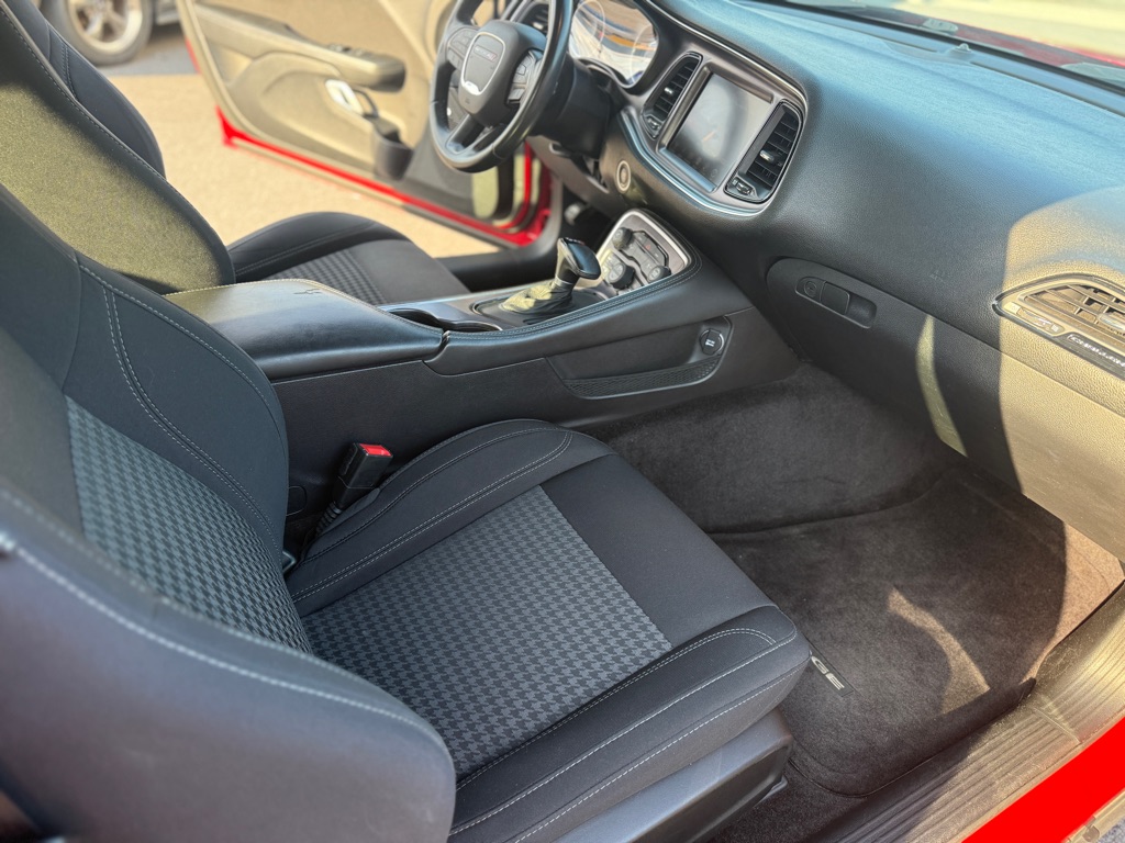 Photo 8 of this DODGE CHALLENGER