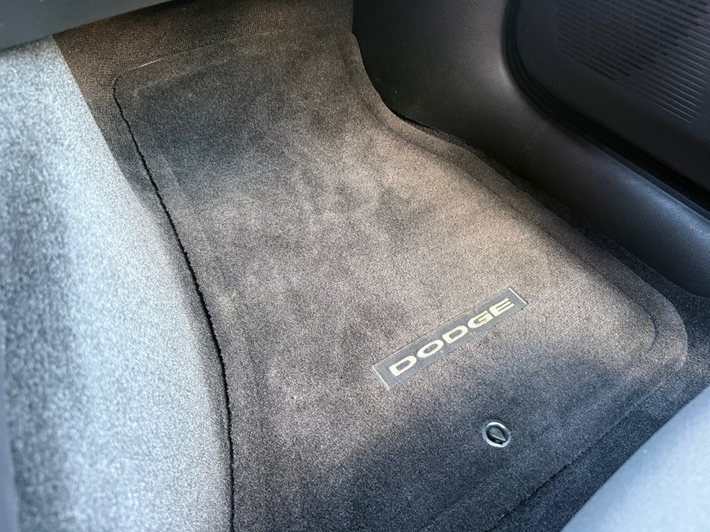 Photo 16 of this DODGE CHALLENGER