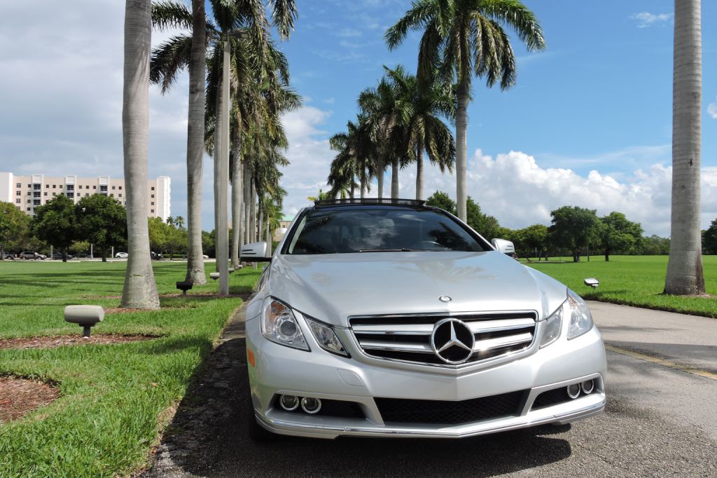 Photo 2 of this MERCEDES-BENZ E-CLASS