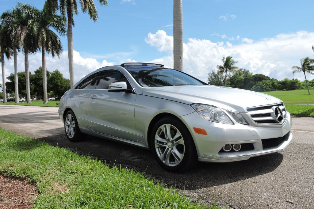 Photo 4 of this MERCEDES-BENZ E-CLASS