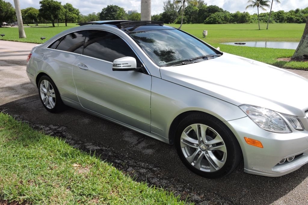 Photo 5 of this MERCEDES-BENZ E-CLASS