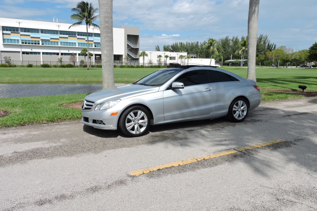 Photo 10 of this MERCEDES-BENZ E-CLASS