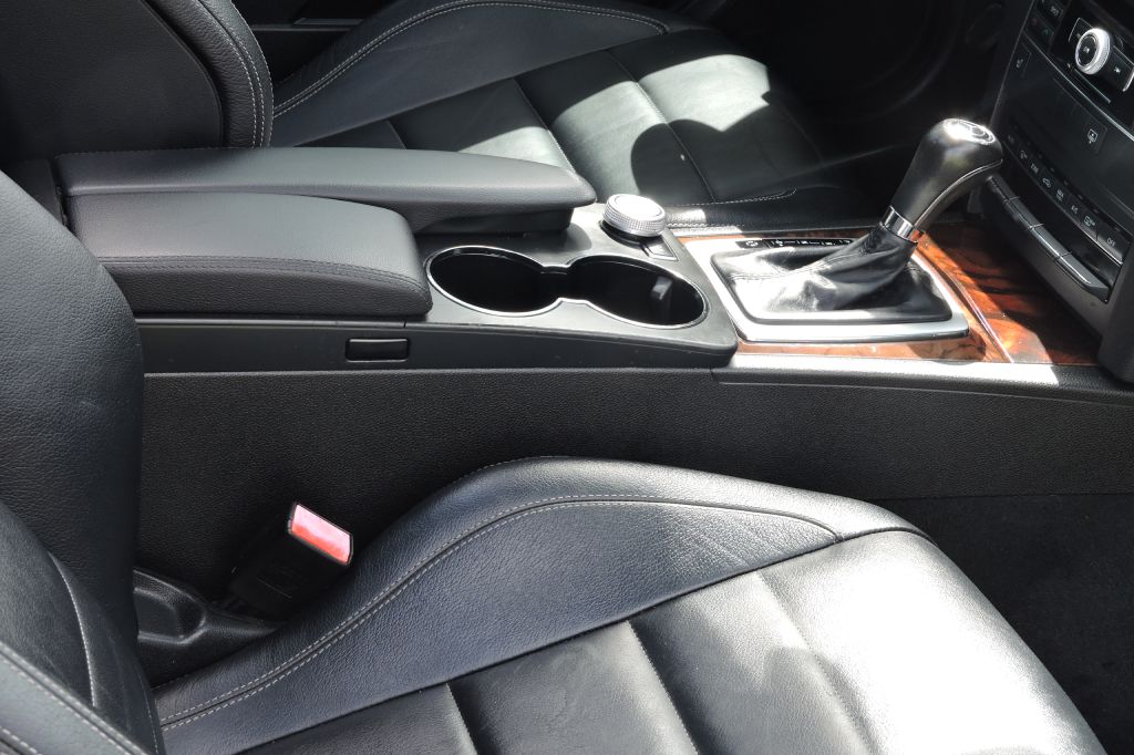 Photo 12 of this MERCEDES-BENZ E-CLASS