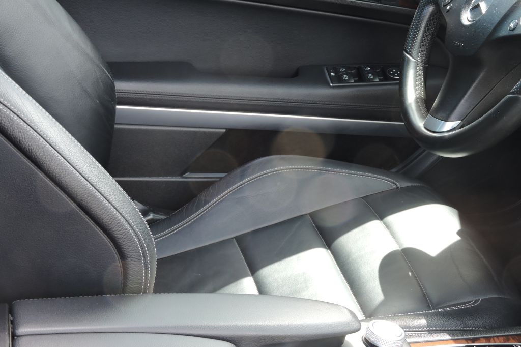 Photo 13 of this MERCEDES-BENZ E-CLASS