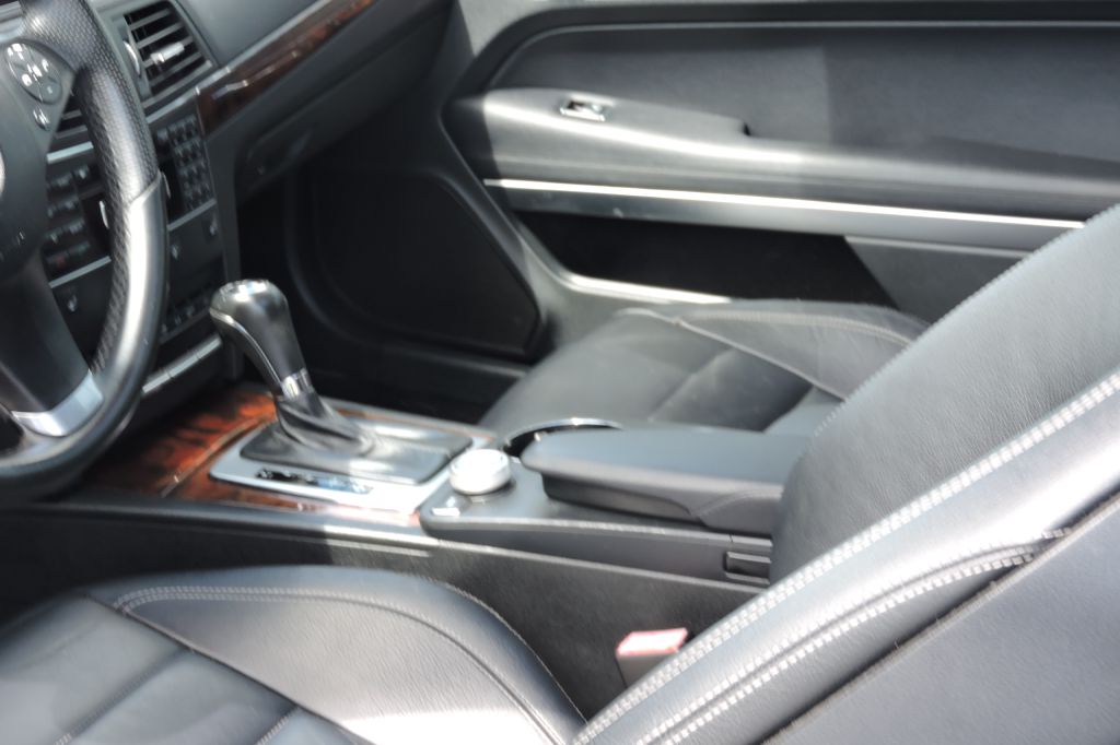 Photo 15 of this MERCEDES-BENZ E-CLASS