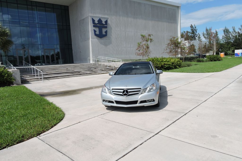 Photo 21 of this MERCEDES-BENZ E-CLASS
