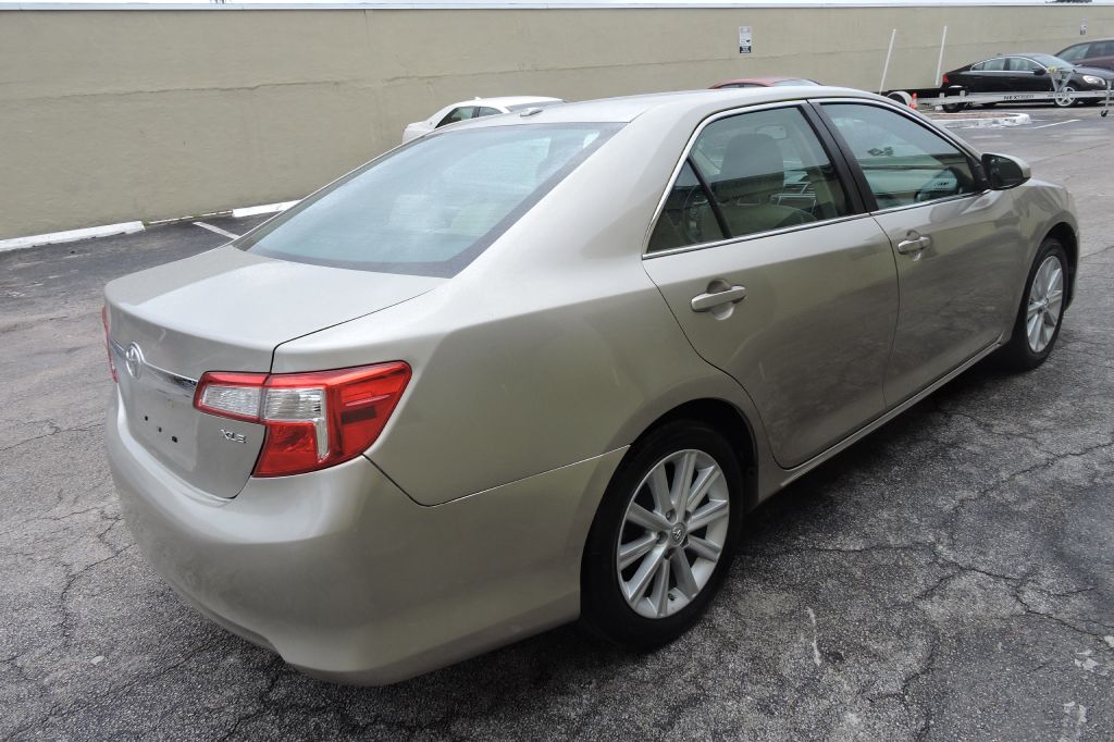 Photo 6 of this TOYOTA CAMRY