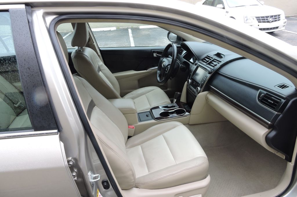 Photo 8 of this TOYOTA CAMRY