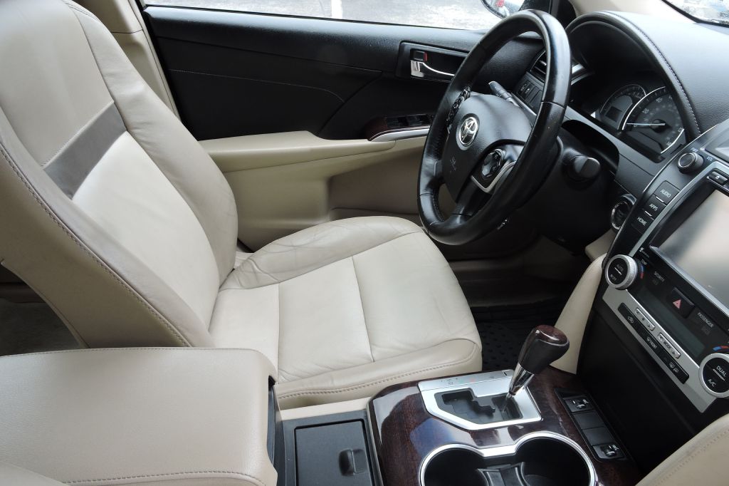 Photo 11 of this TOYOTA CAMRY