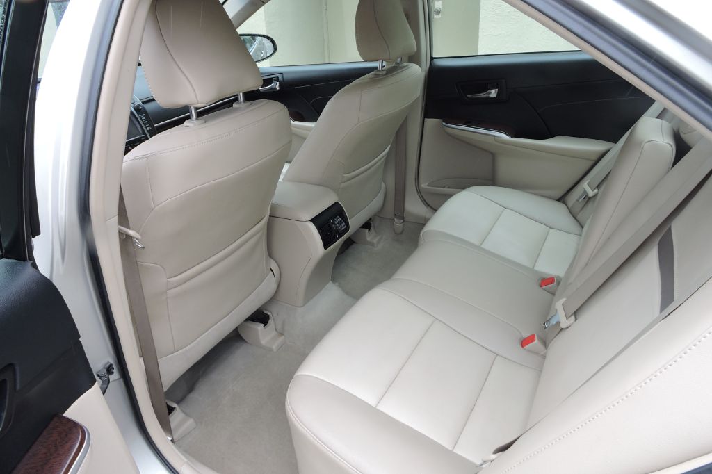 Photo 14 of this TOYOTA CAMRY