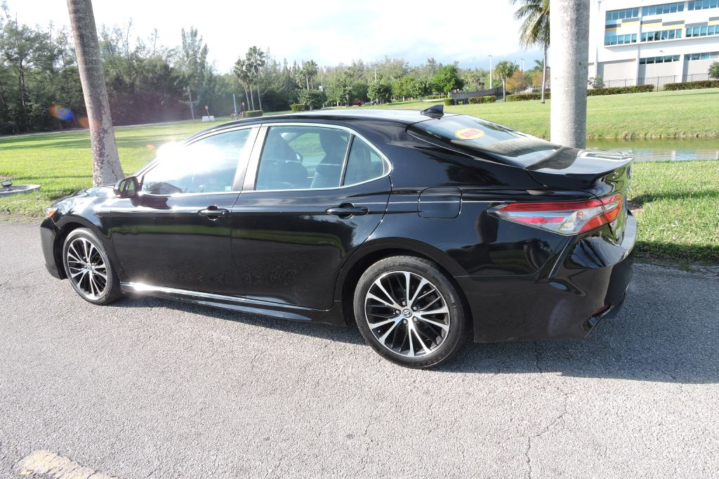 Photo 5 of this TOYOTA CAMRY