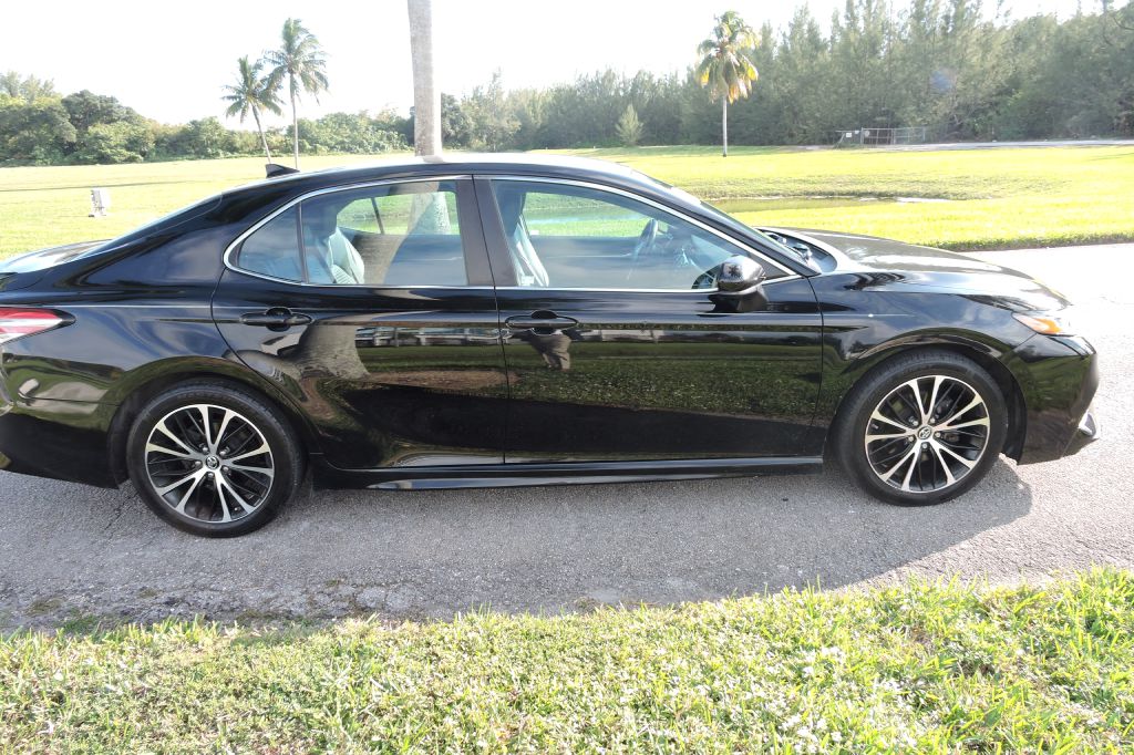 Photo 7 of this TOYOTA CAMRY