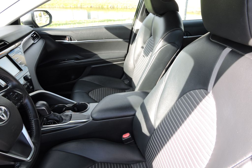 Photo 13 of this TOYOTA CAMRY