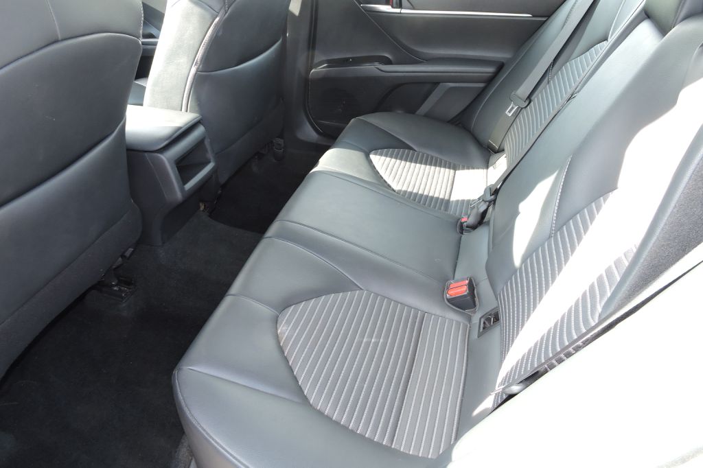 Photo 14 of this TOYOTA CAMRY