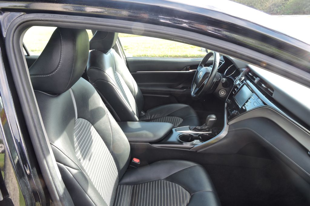 Photo 15 of this TOYOTA CAMRY