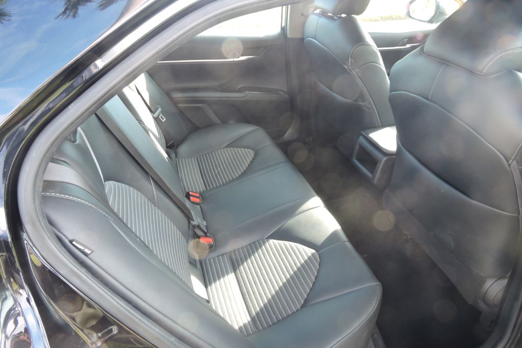 Photo 17 of this TOYOTA CAMRY
