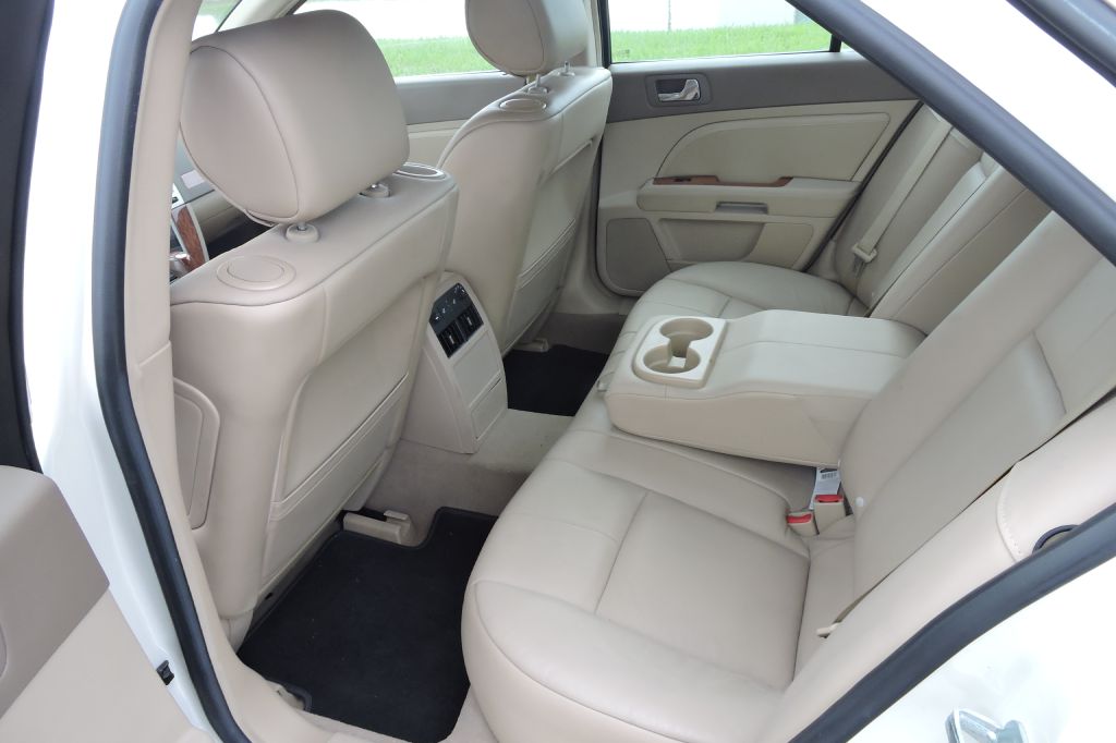 Photo 14 of this CADILLAC STS