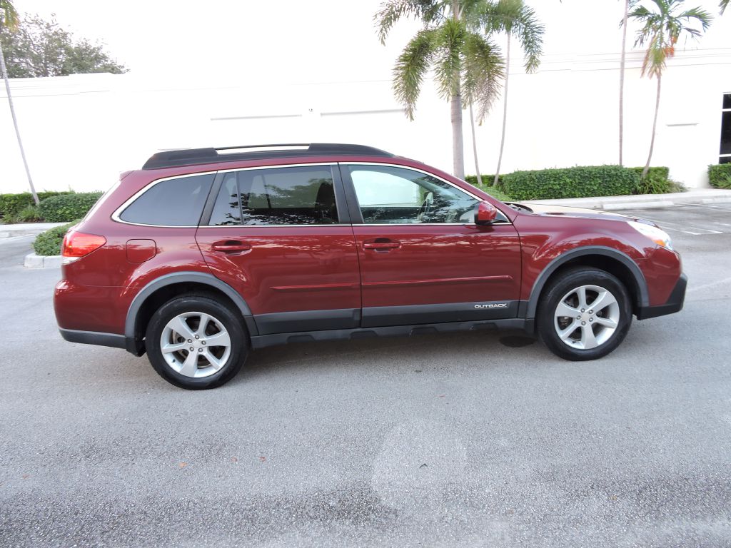 Photo 3 of this SUBARU OUTBACK