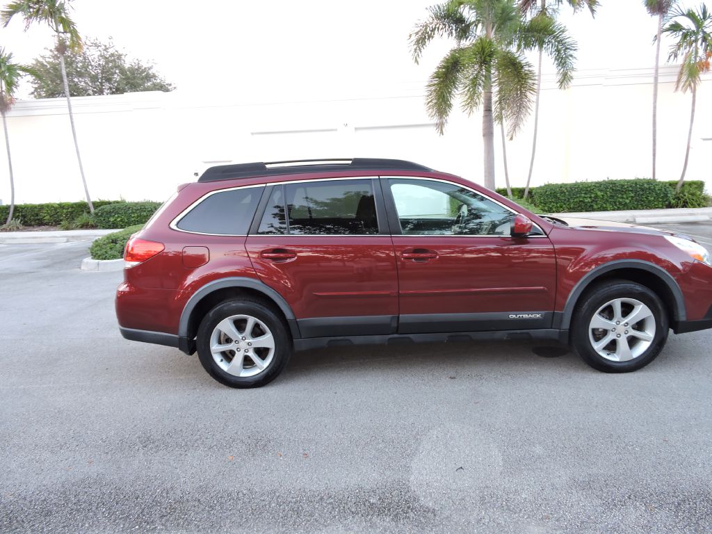 Photo 4 of this SUBARU OUTBACK