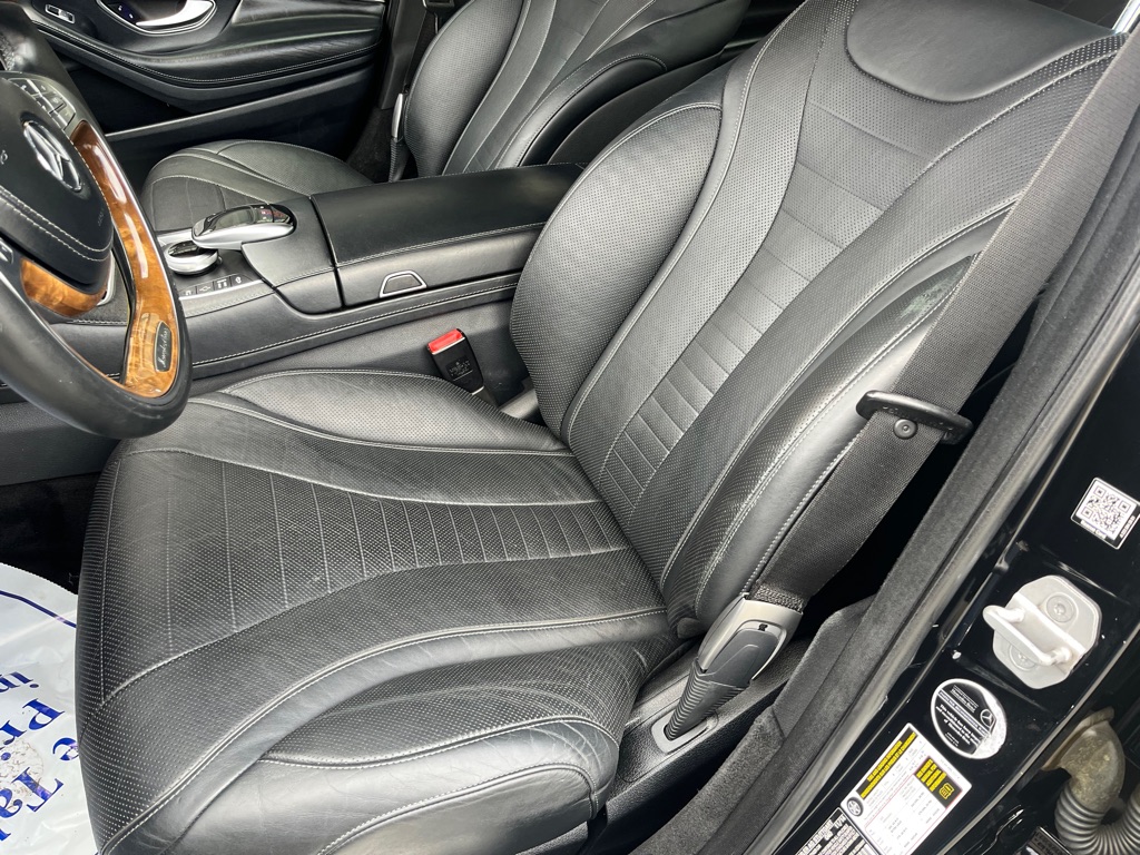 Photo 11 of this MERCEDES-BENZ S-CLASS