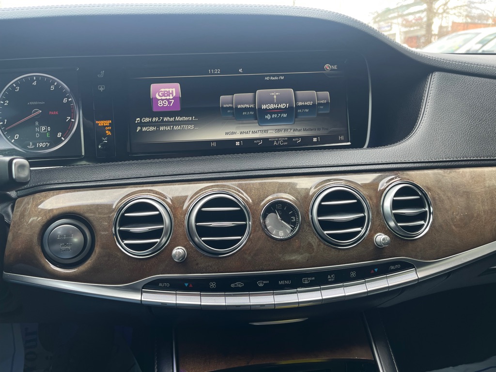 Photo 15 of this MERCEDES-BENZ S-CLASS