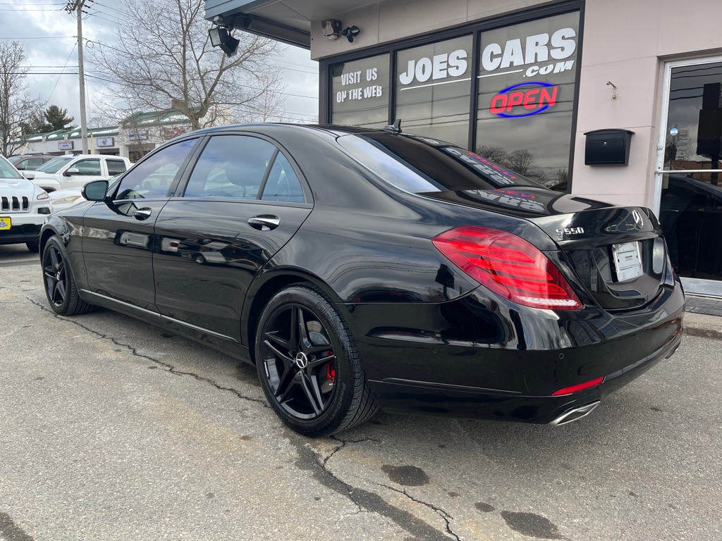 Photo 2 of this MERCEDES-BENZ S-CLASS