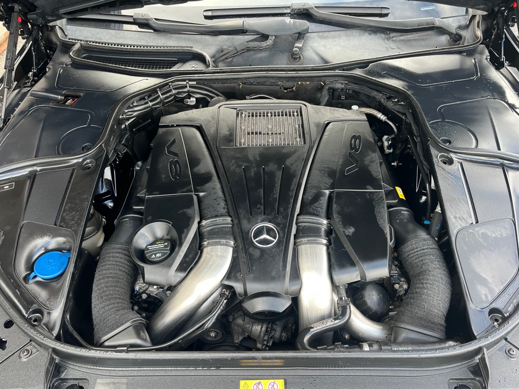 Photo 26 of this MERCEDES-BENZ S-CLASS