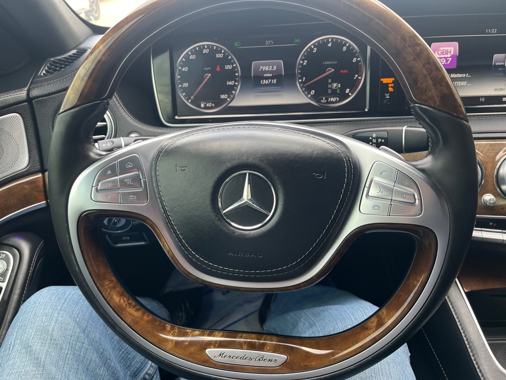Photo 17 of this MERCEDES-BENZ S-CLASS