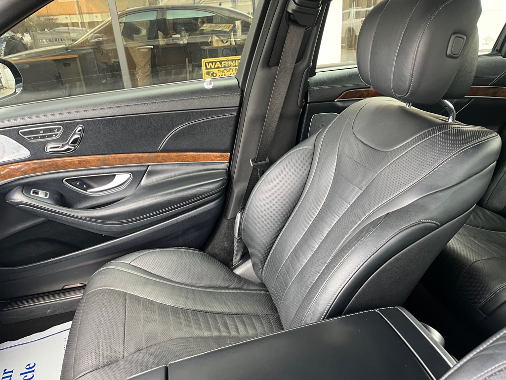 Photo 12 of this MERCEDES-BENZ S-CLASS